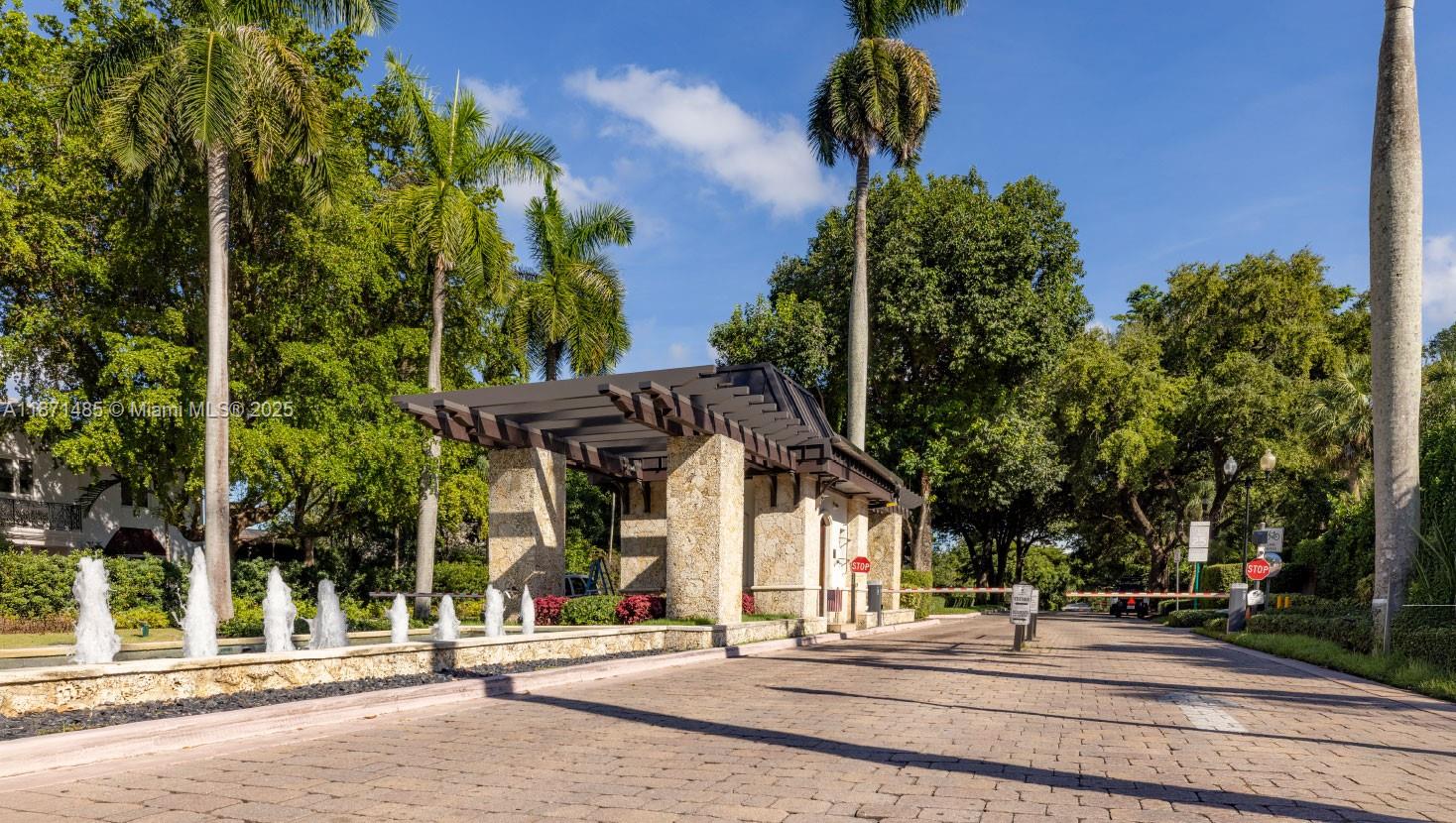 104 Paloma Dr, Coral Gables FL 33143