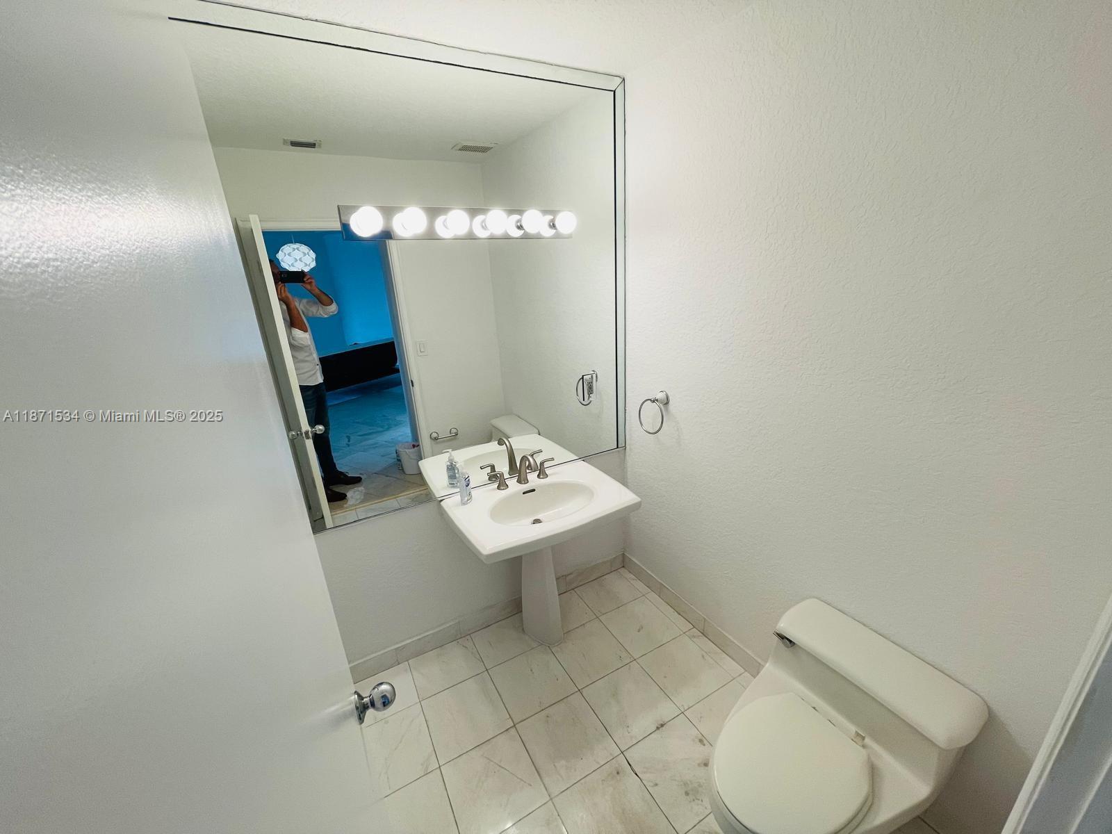 19195 NE 36th Ct #107, Aventura FL 33180