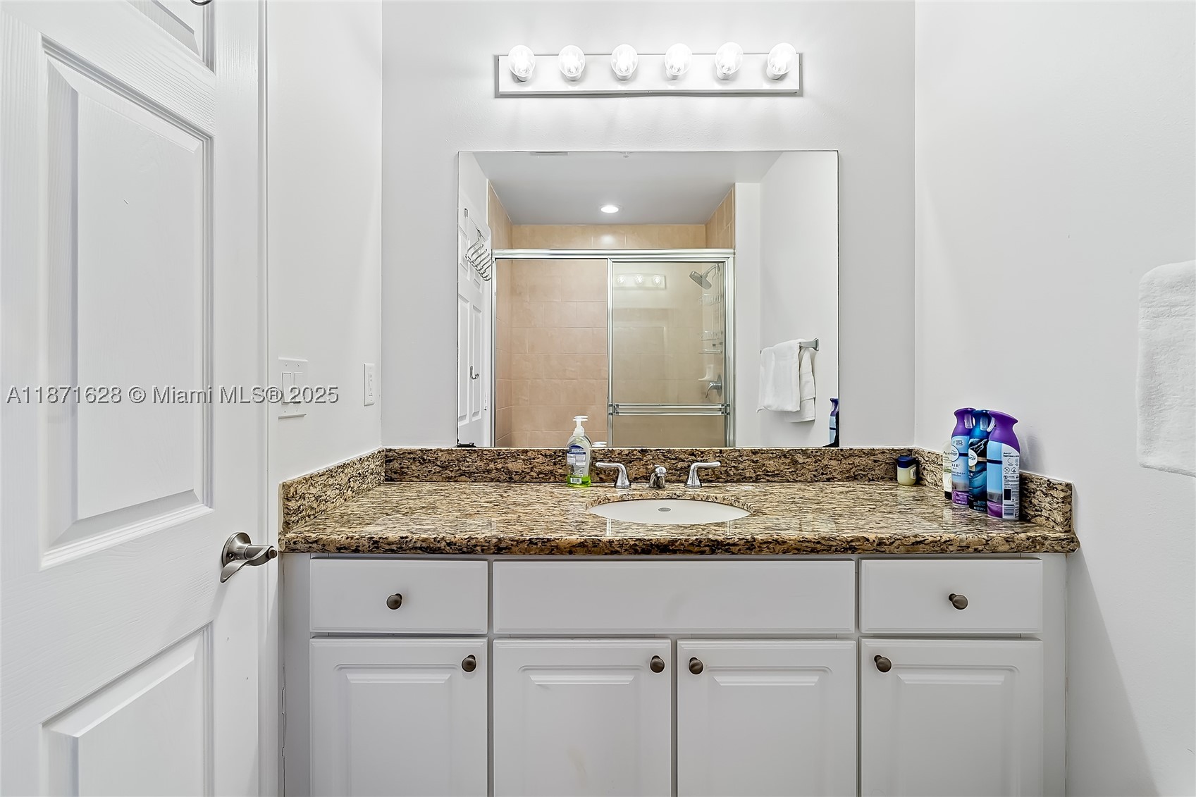 3001 NE 185th St #135, Aventura FL 33180