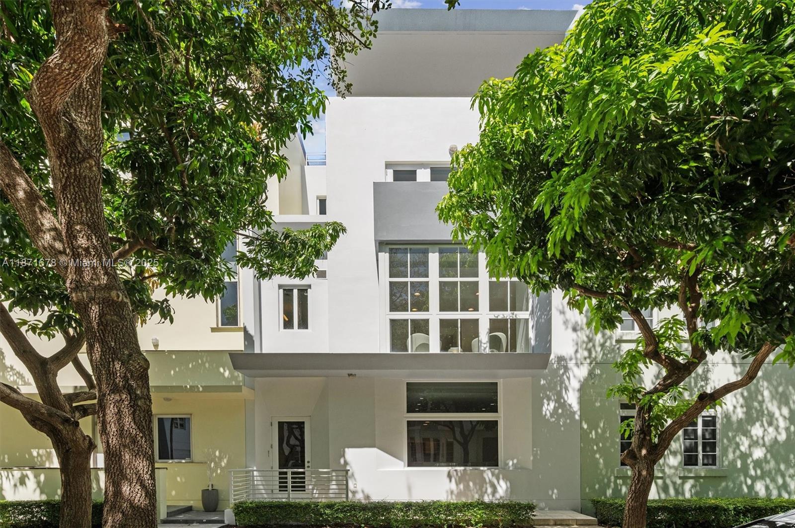 211 Water Way, Miami Beach FL 33141
