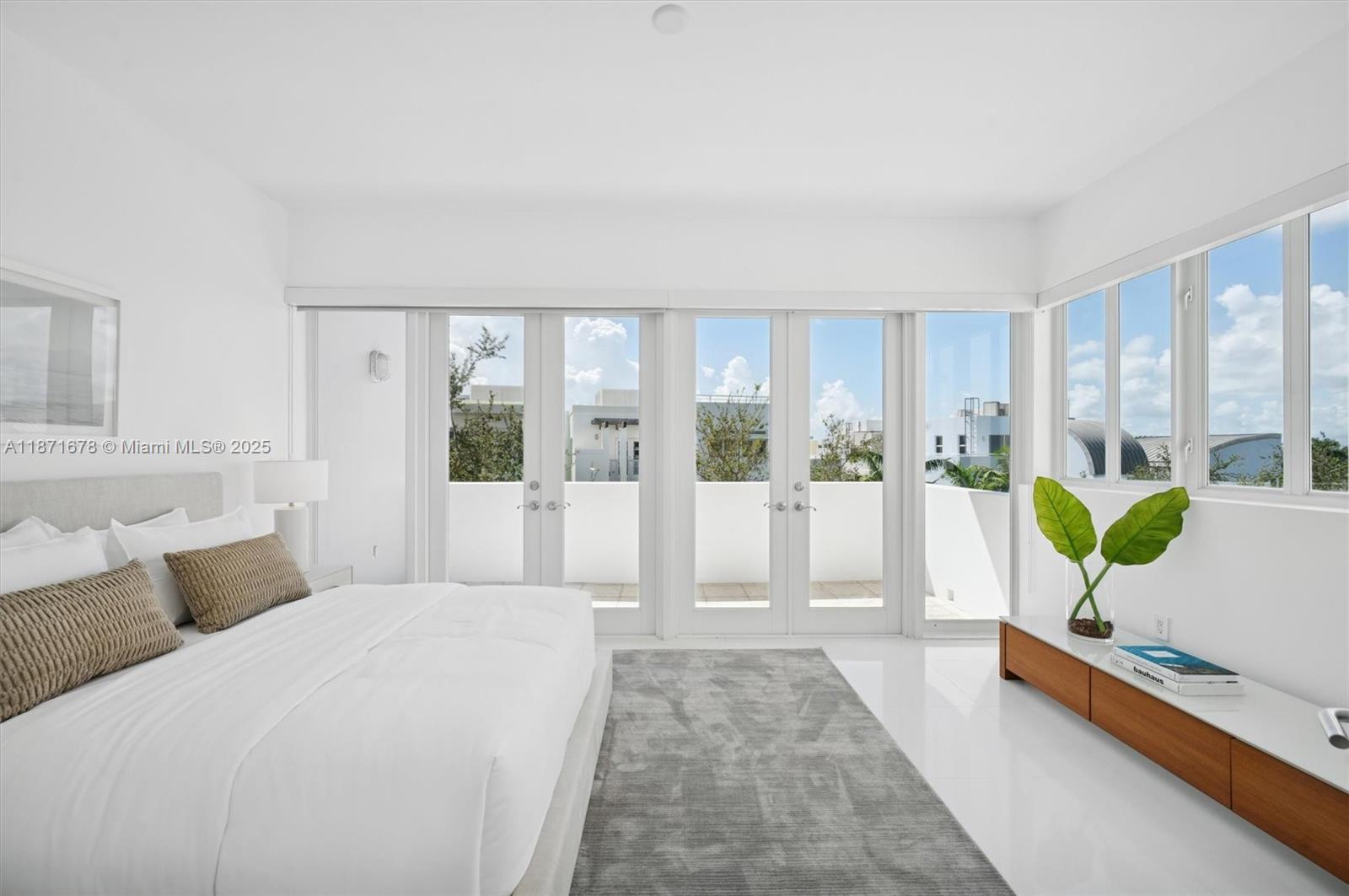 211 Water Way, Miami Beach FL 33141