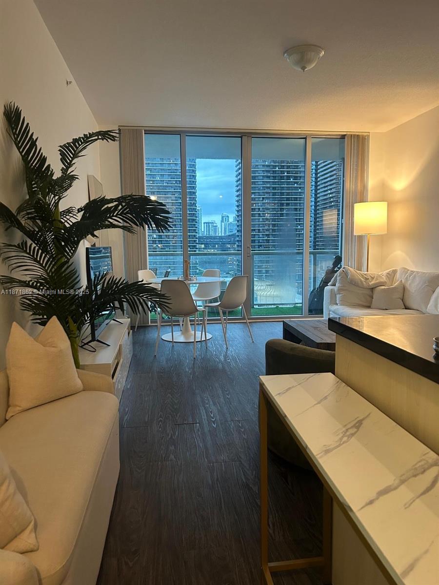 1111 SW 1st Ave #2121-N, Miami FL 33130