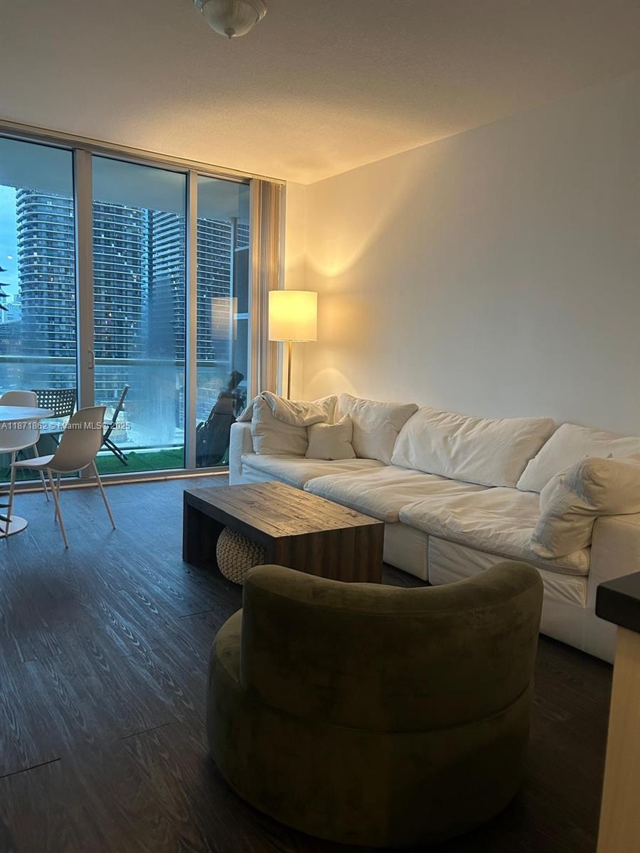 1111 SW 1st Ave #2121-N, Miami FL 33130