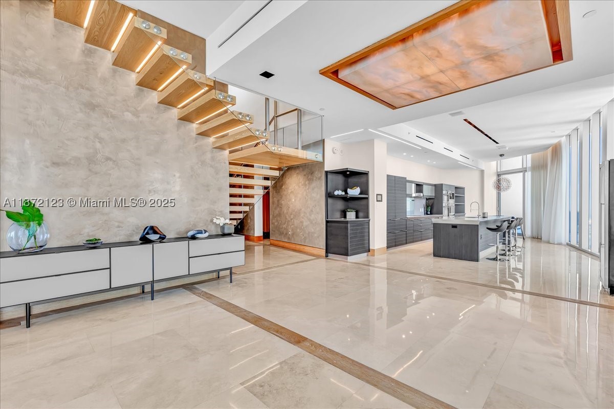 200 Biscayne Boulevard Way #PH 5401, Miami FL 33131