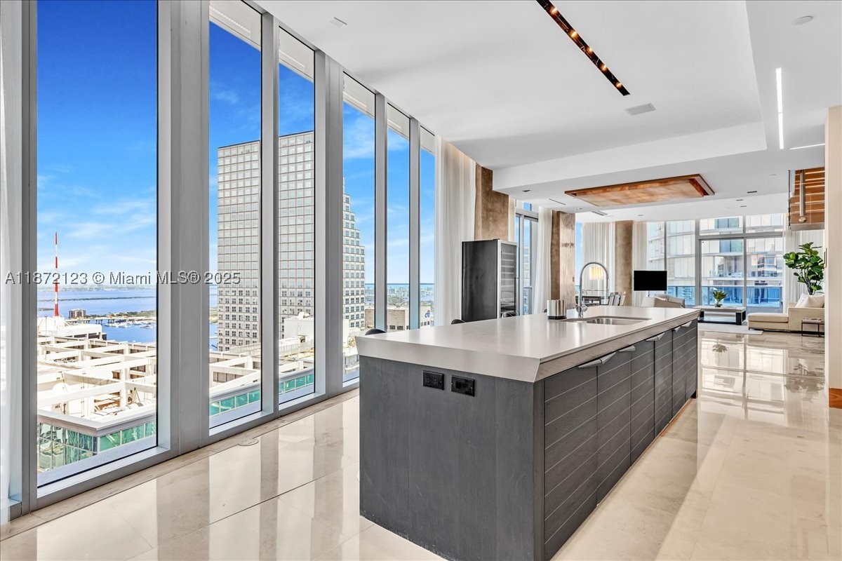 200 Biscayne Boulevard Way #PH 5401, Miami FL 33131