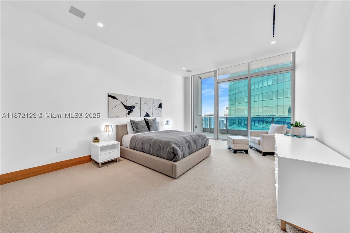200 Biscayne Boulevard Way #PH 5401, Miami FL 33131