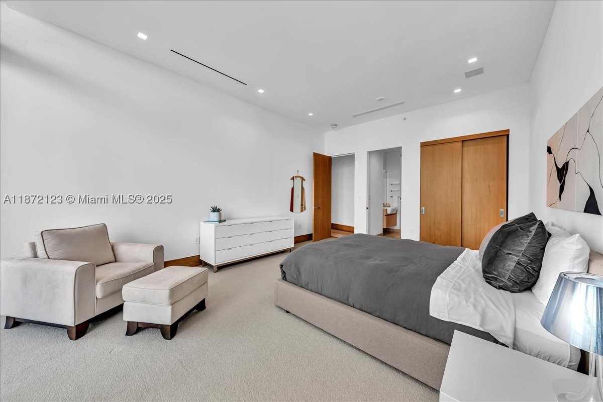 200 Biscayne Boulevard Way #PH 5401, Miami FL 33131