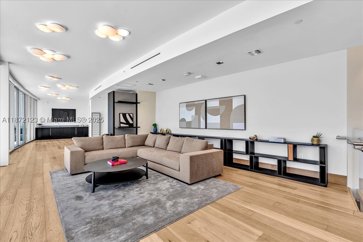 200 Biscayne Boulevard Way #PH 5401, Miami FL 33131