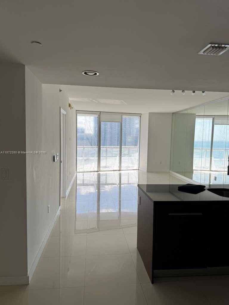 495 BRICKELL AV #3709, Miami FL 33131