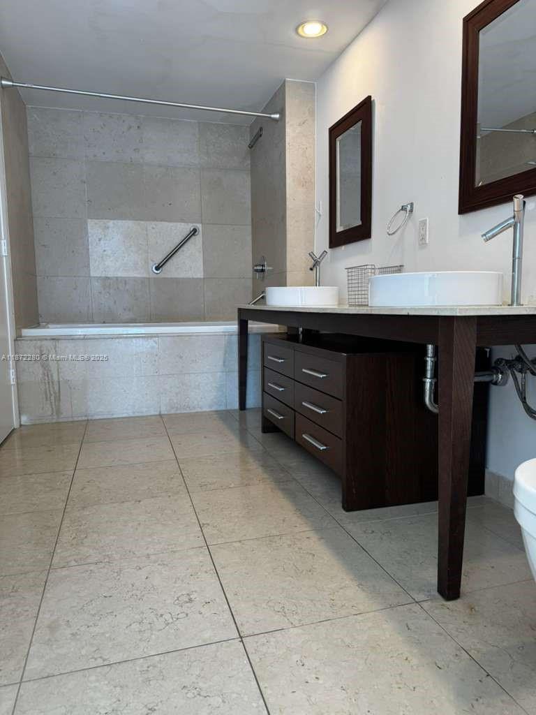 495 BRICKELL AV #3709, Miami FL 33131