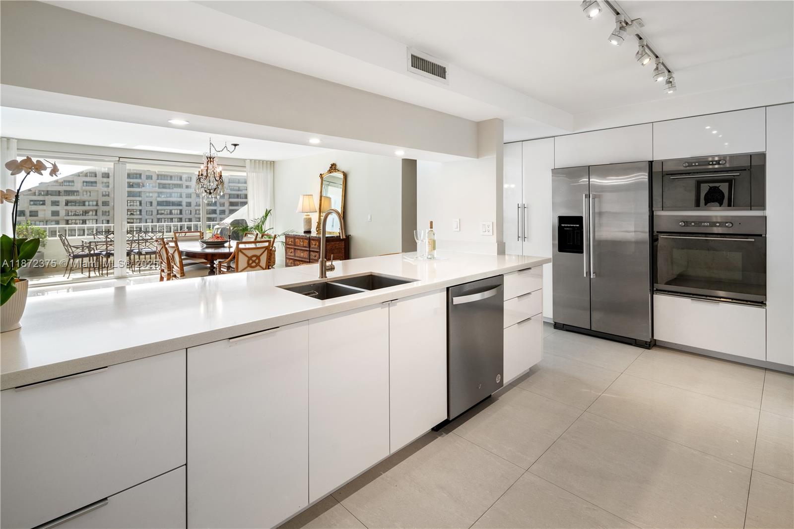 199 Ocean Lane Dr #1005, Key Biscayne FL 33149