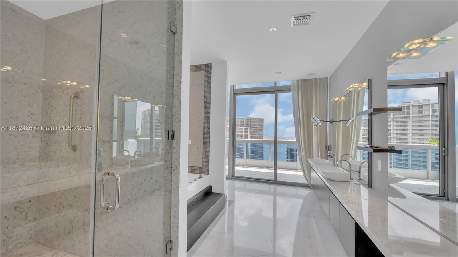 200 Biscayne Boulevard Way #PH5402, Miami FL 33131