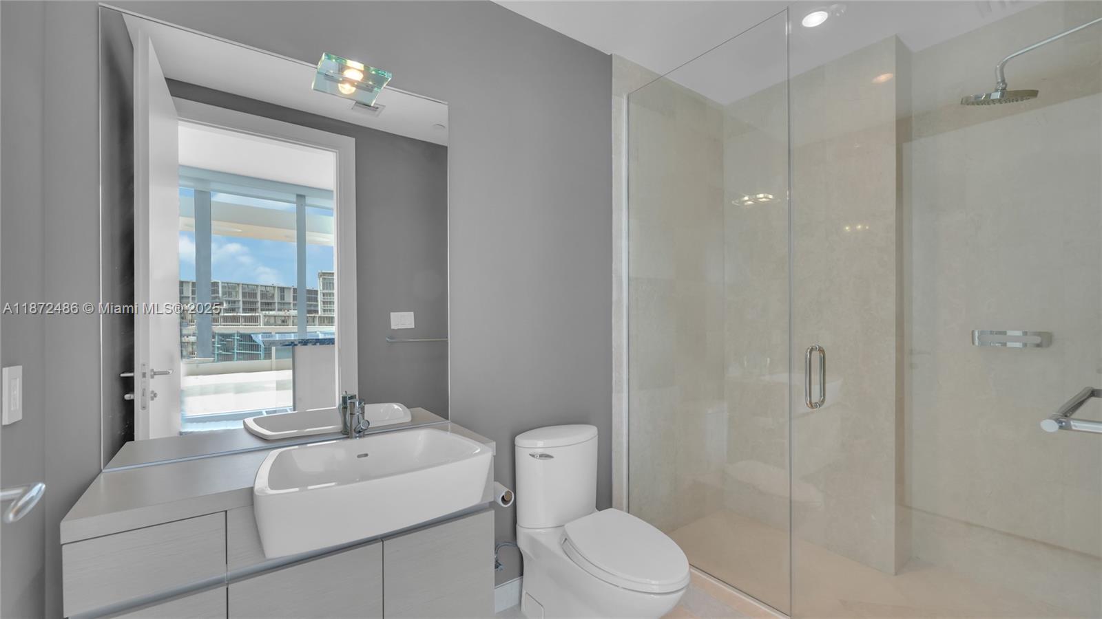 200 Biscayne Boulevard Way #PH5402, Miami FL 33131
