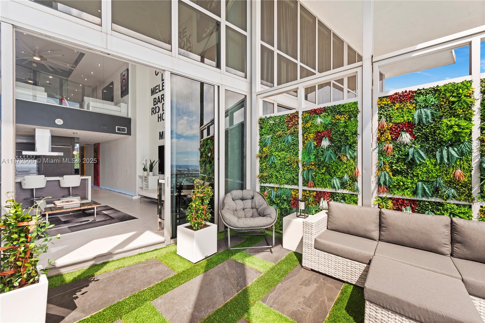 1100 Biscayne Blvd #LPH6105, Miami FL 33132