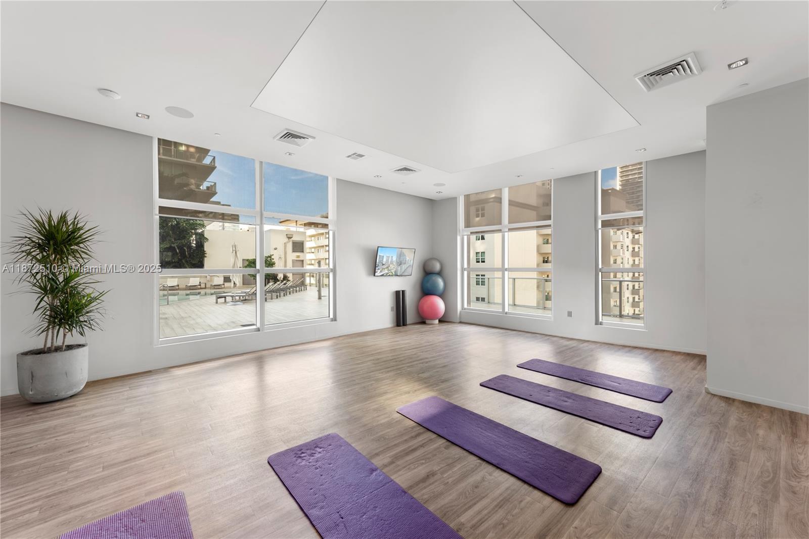 1100 S Miami Ave #2707, Miami FL 33130