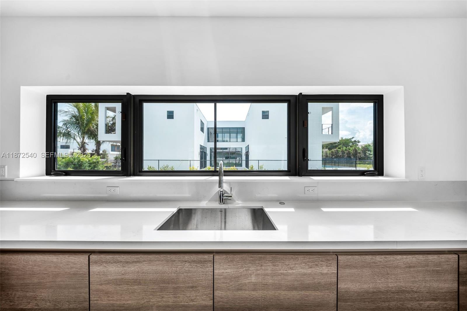 16740 N Botaniko Dr N, Weston FL 33326