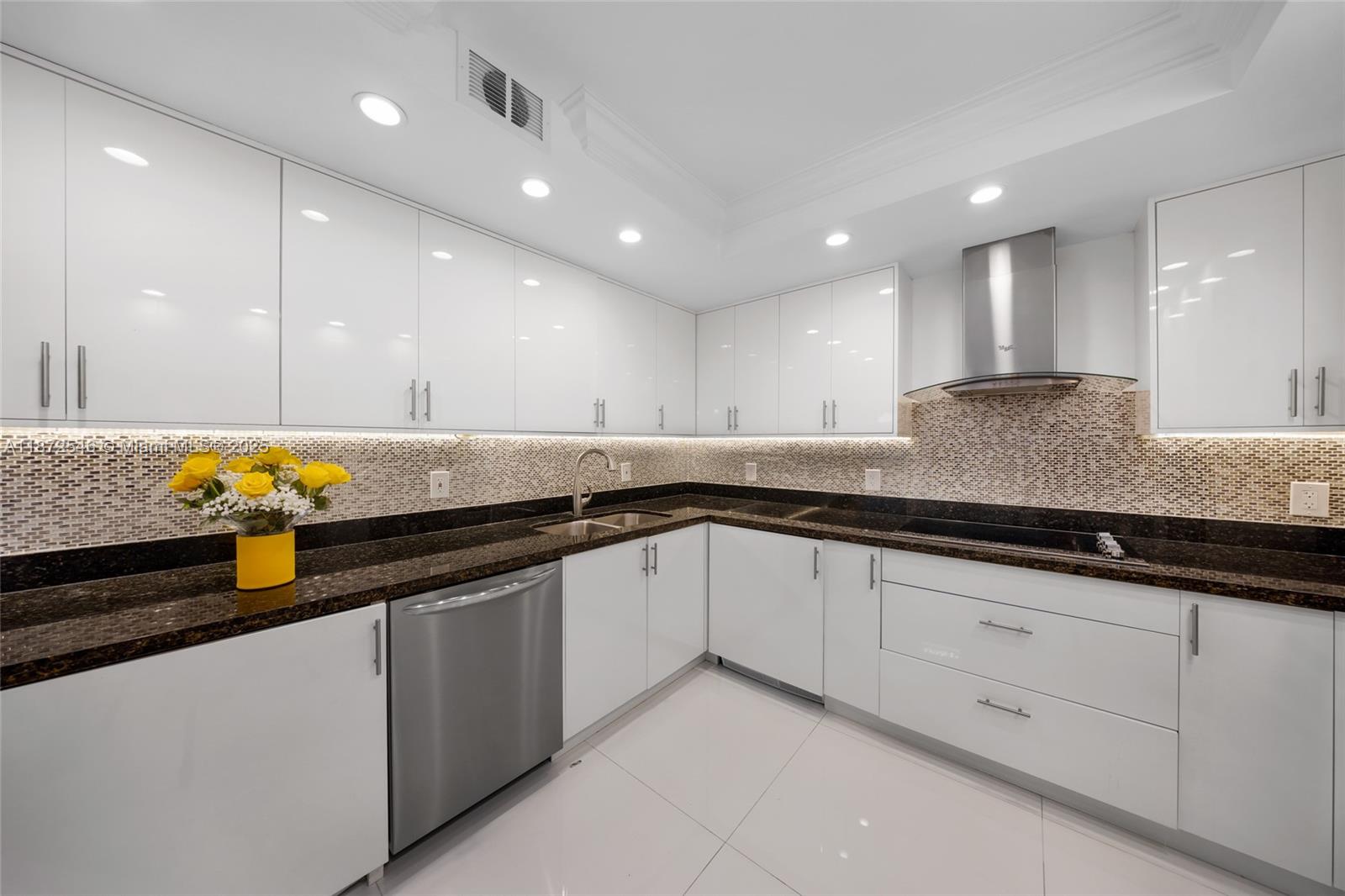 9801 Collins Ave #5Q, Bal Harbour FL 33154