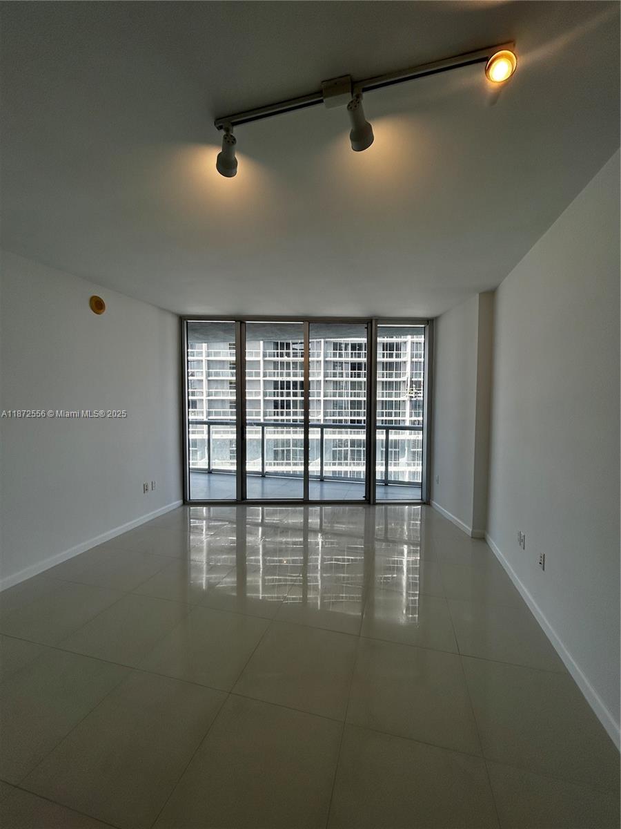 495 Brickell Ave #3106, Miami FL 33131