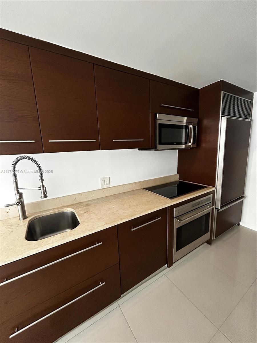 495 Brickell Ave #3106, Miami FL 33131