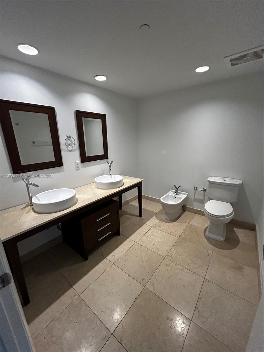 495 Brickell Ave #3106, Miami FL 33131