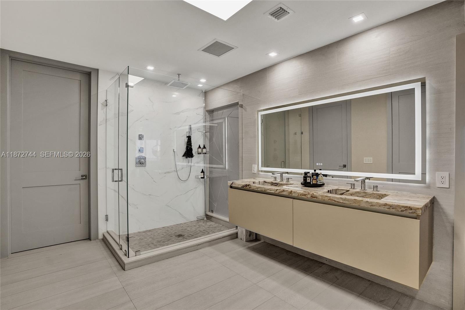 1100 Biscayne Blvd #6303, Miami FL 33132