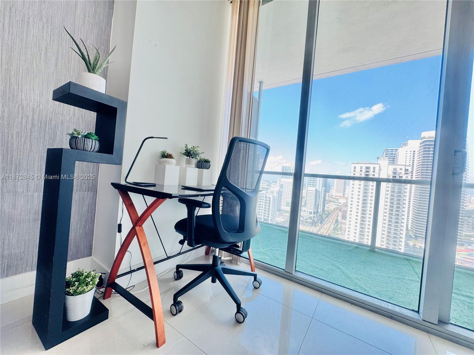 79 SW 12th St #3211-S, Miami FL 33130
