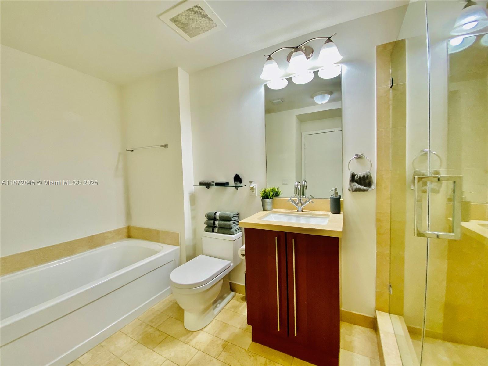 79 SW 12th St #3211-S, Miami FL 33130