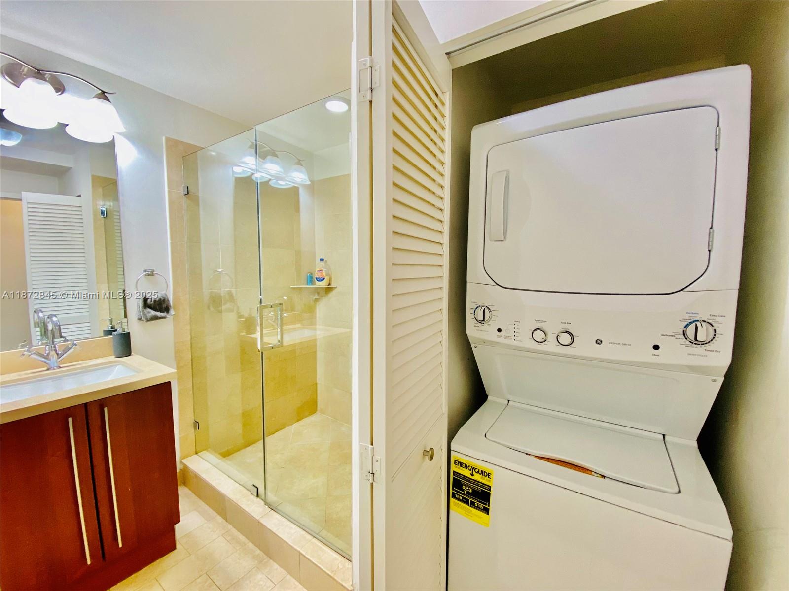 79 SW 12th St #3211-S, Miami FL 33130