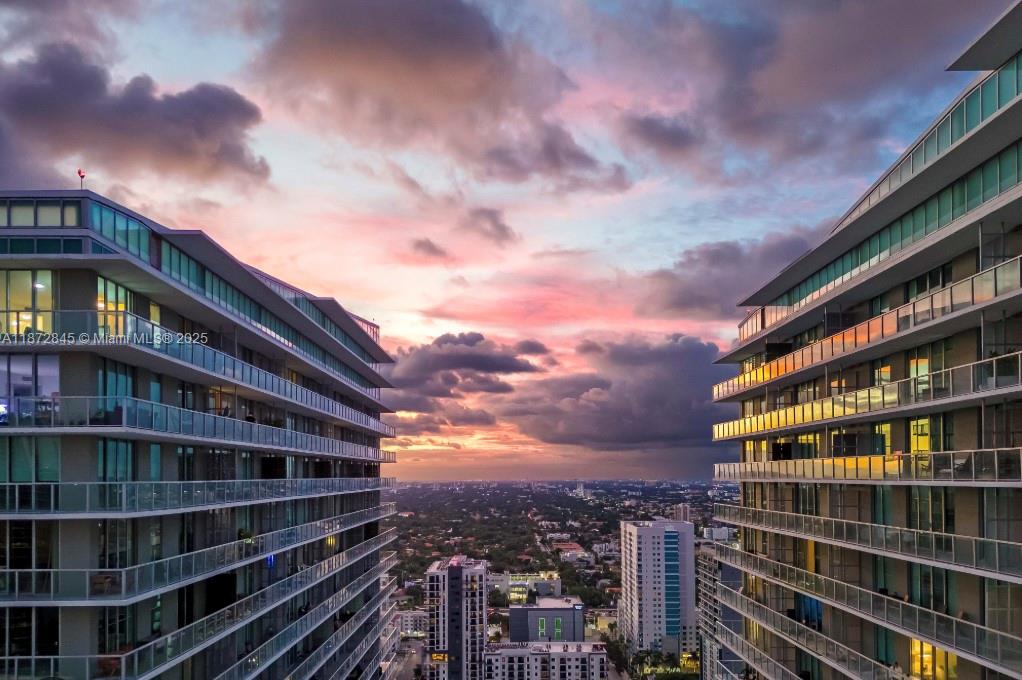 79 SW 12th St #3211-S, Miami FL 33130