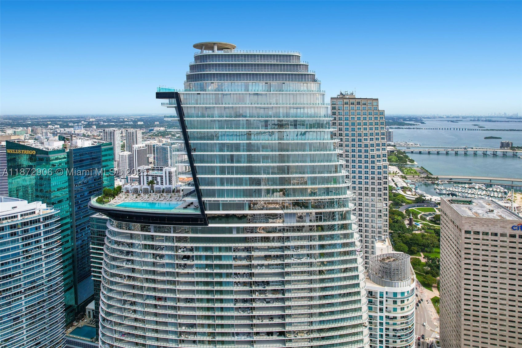 300 Biscayne Blvd Way #PH6001, Miami FL 33131
