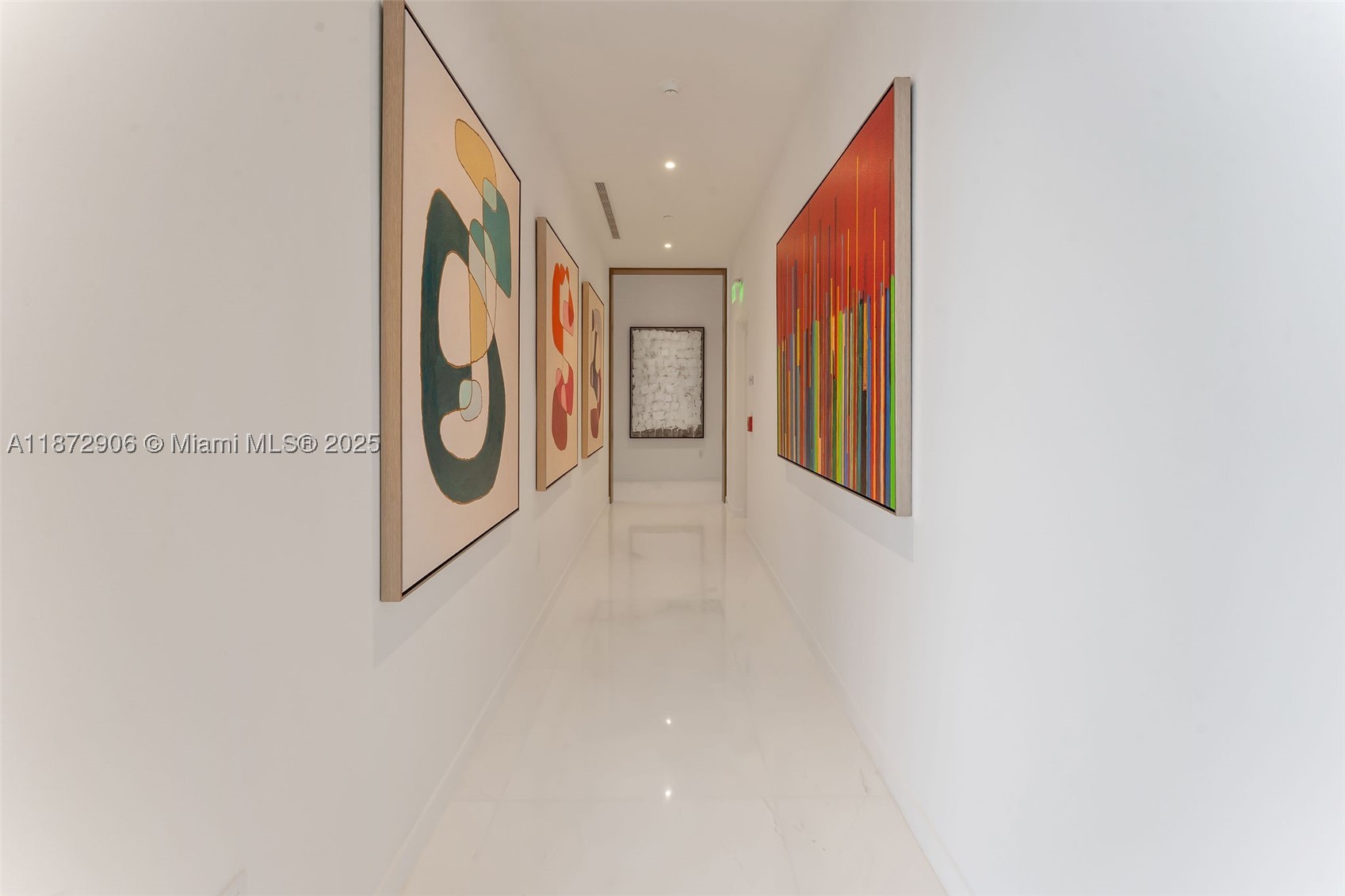 300 Biscayne Blvd Way #PH6001, Miami FL 33131