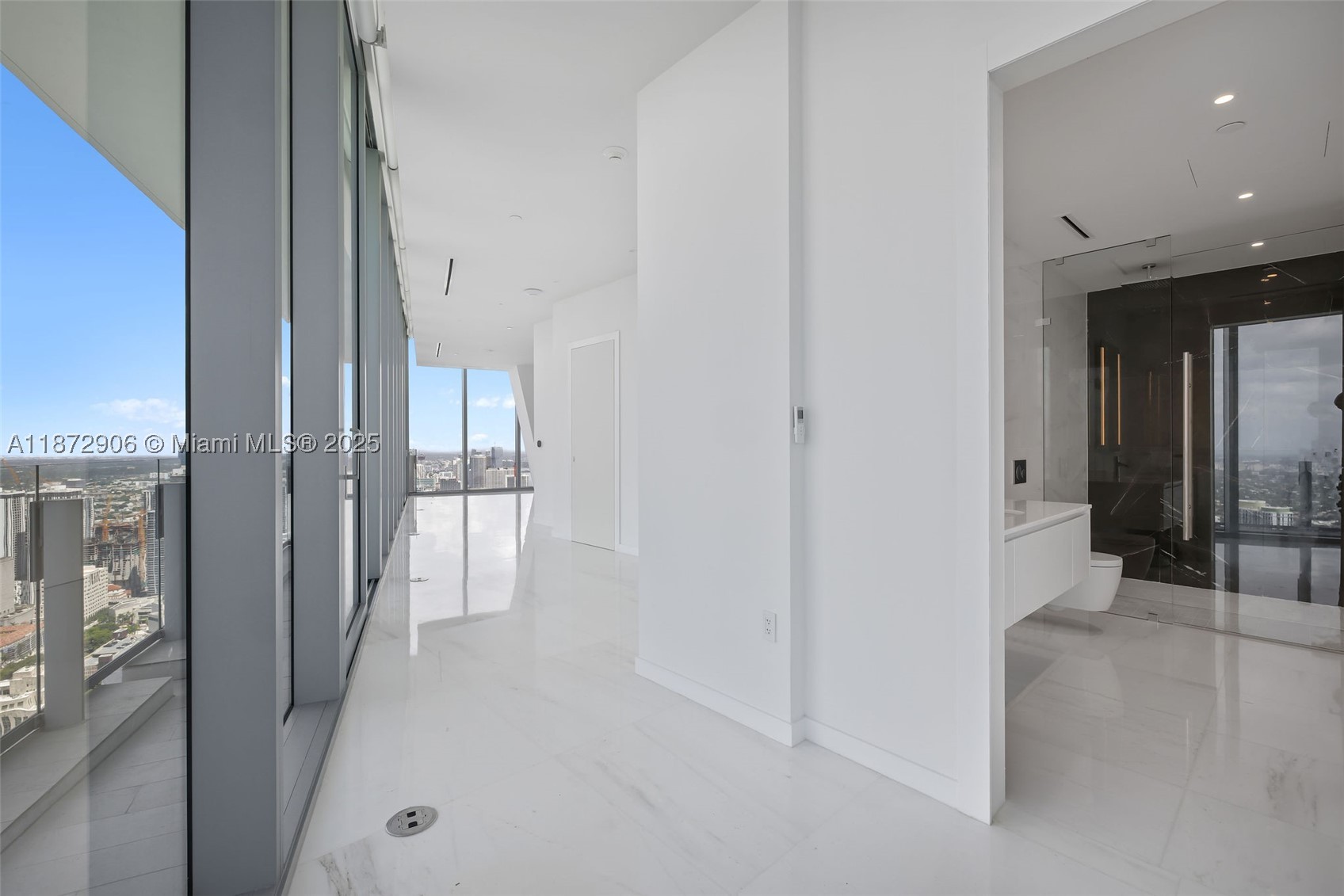 300 Biscayne Blvd Way #PH6001, Miami FL 33131