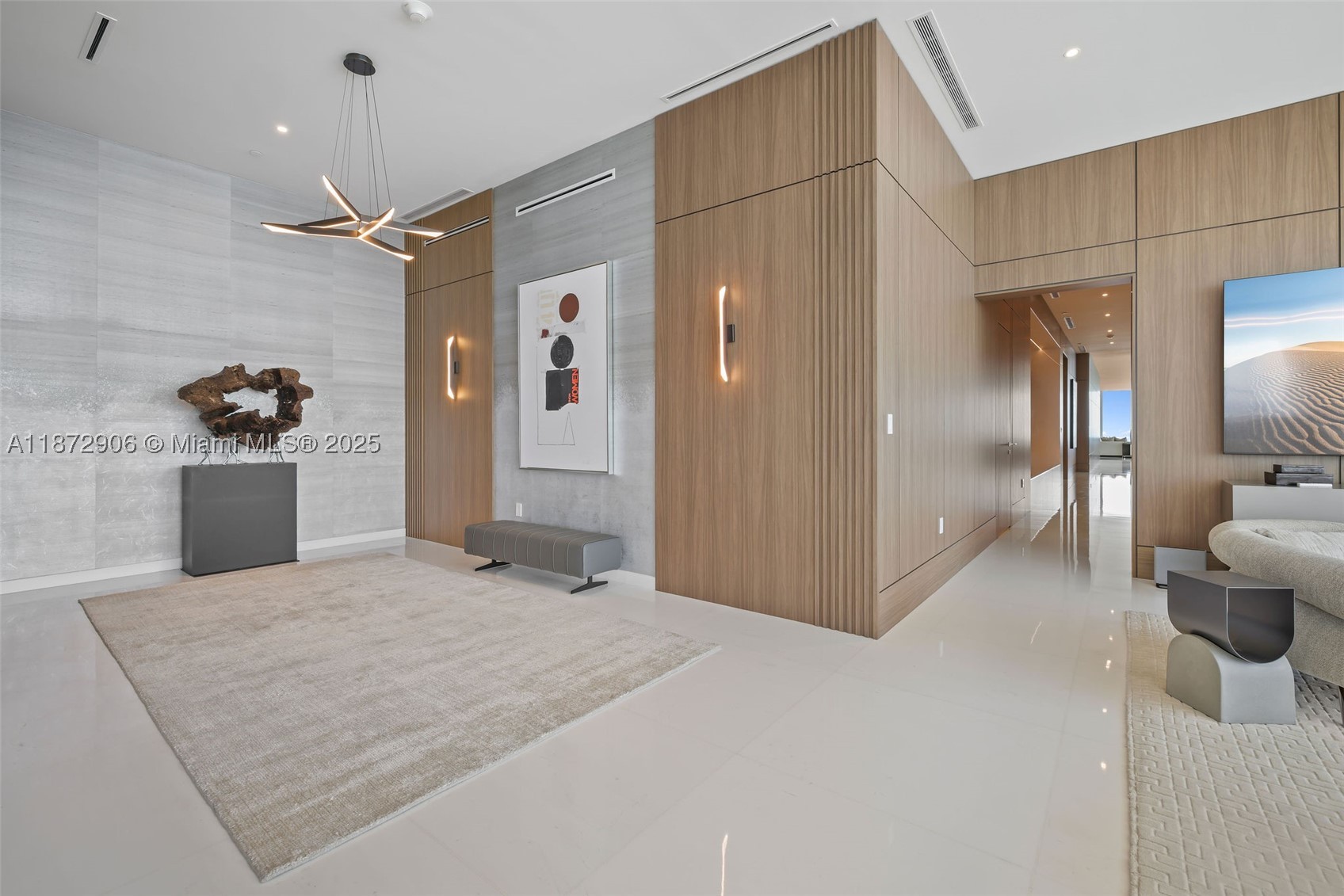 300 Biscayne Blvd Way #PH6001, Miami FL 33131