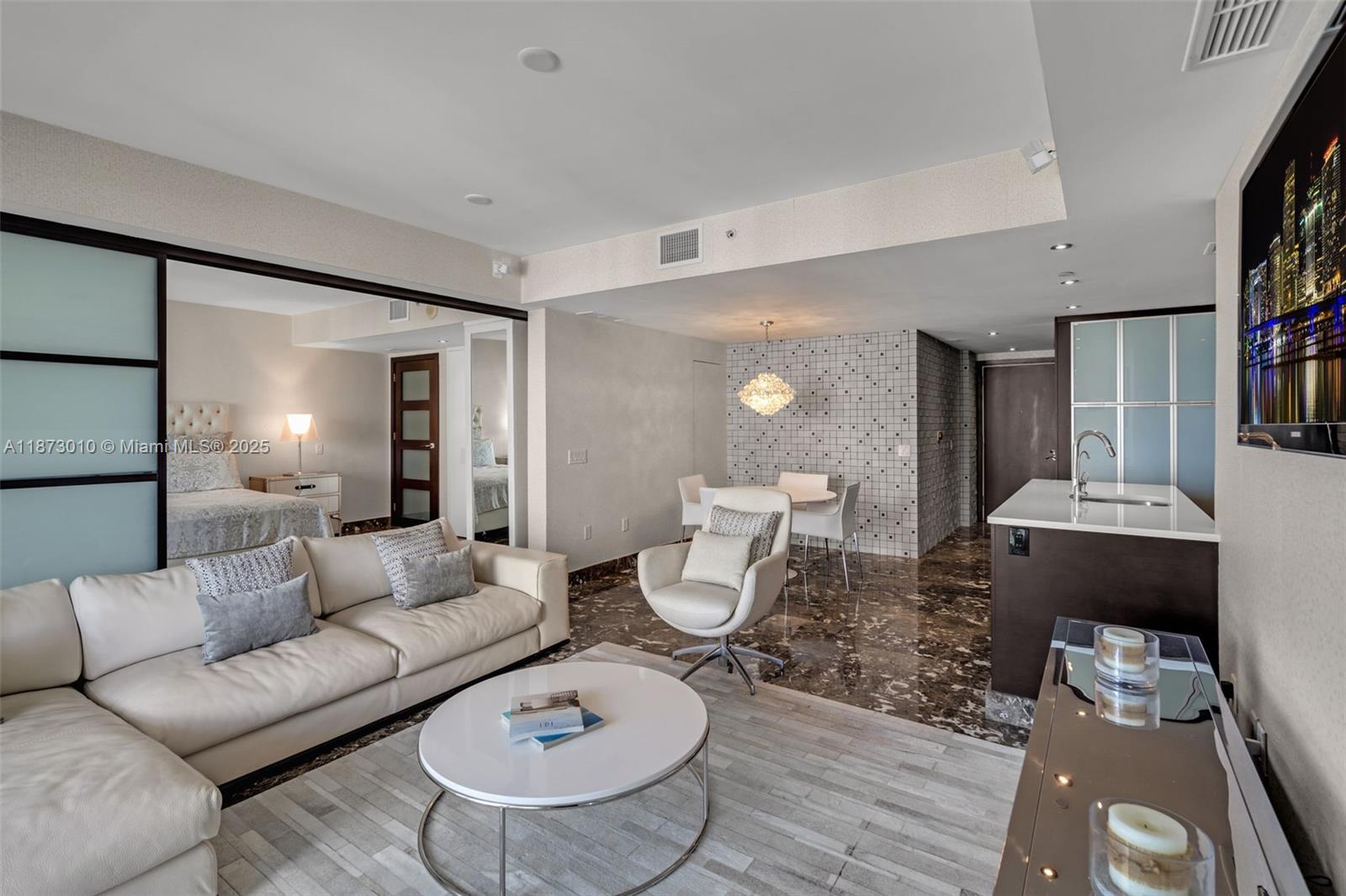 5875 Collins Ave #1503, Miami Beach FL 33140