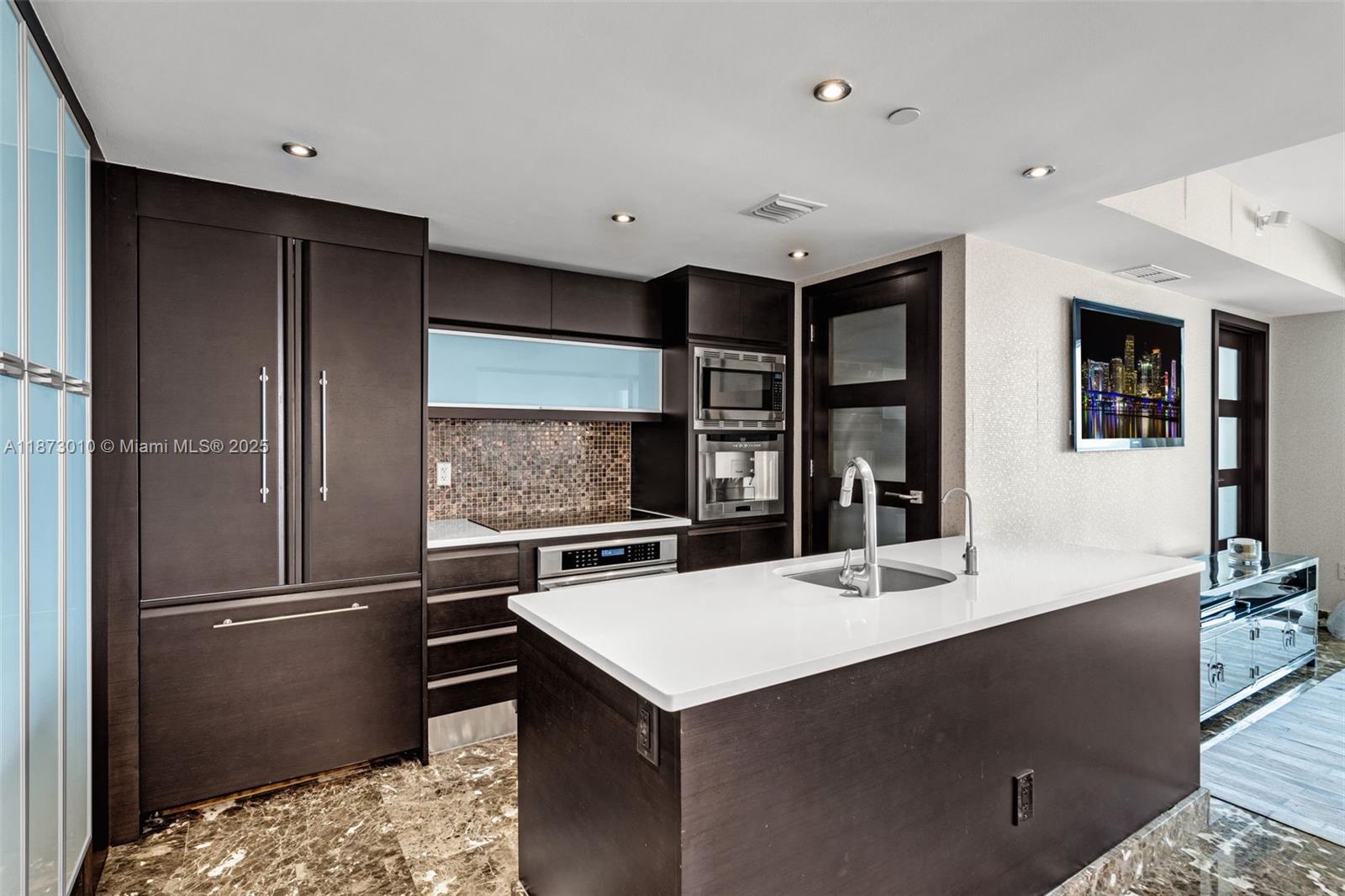 5875 Collins Ave #1503, Miami Beach FL 33140