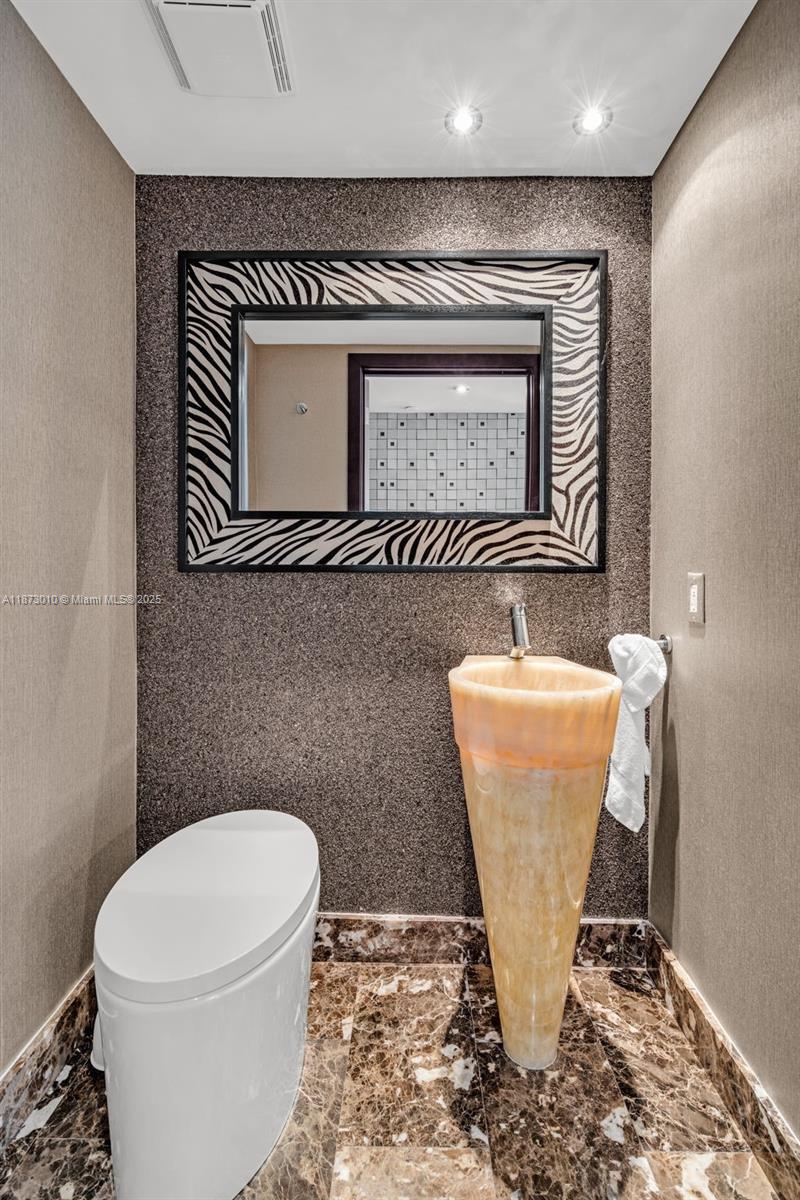 5875 Collins Ave #1503, Miami Beach FL 33140