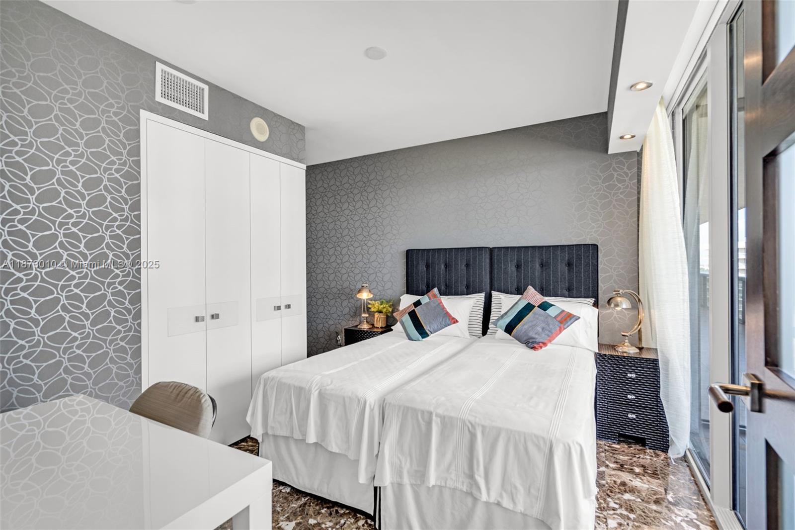 5875 Collins Ave #1503, Miami Beach FL 33140