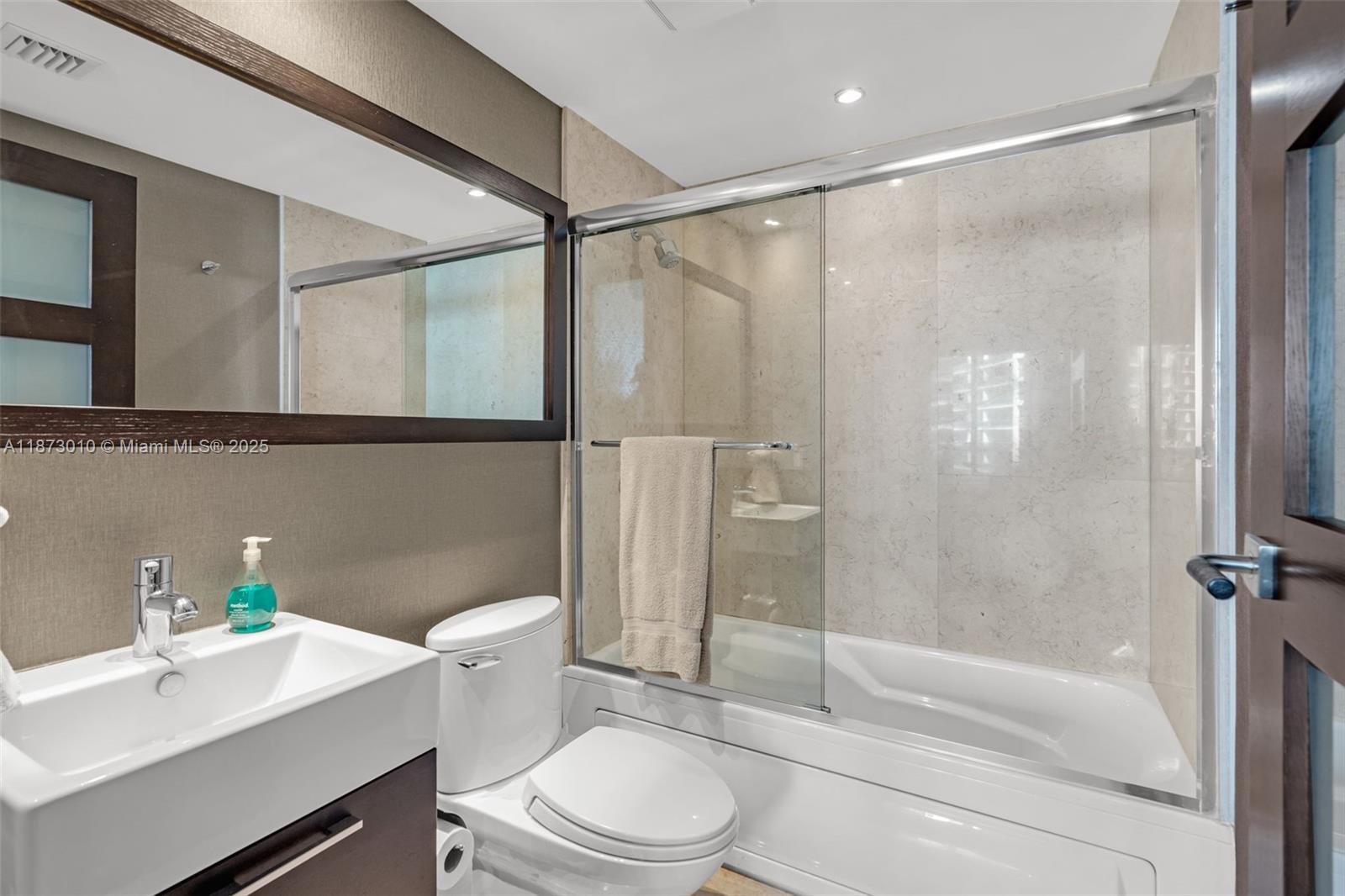 5875 Collins Ave #1503, Miami Beach FL 33140