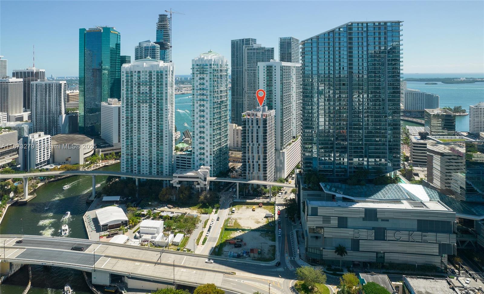 31 SE 6th St #304, Miami FL 33131