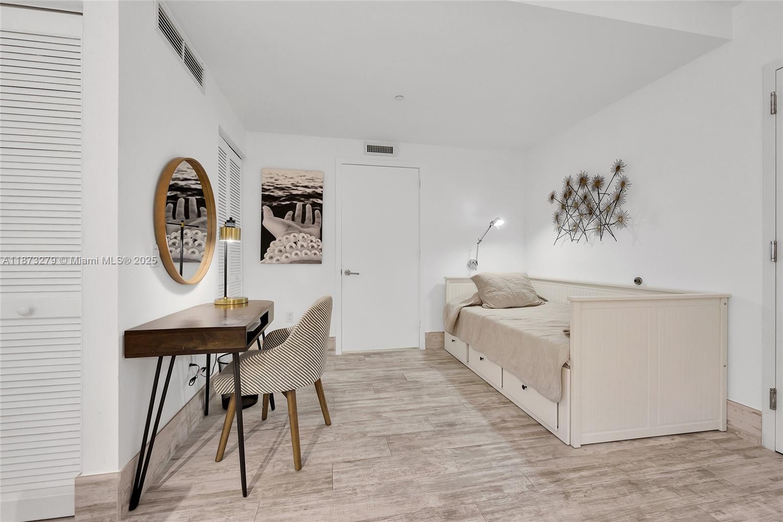 31 SE 6th St #304, Miami FL 33131