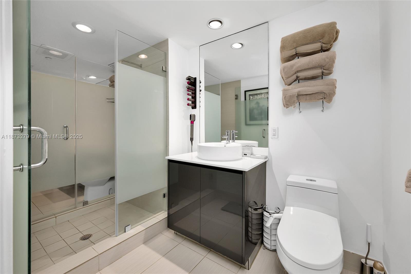 31 SE 6th St #304, Miami FL 33131