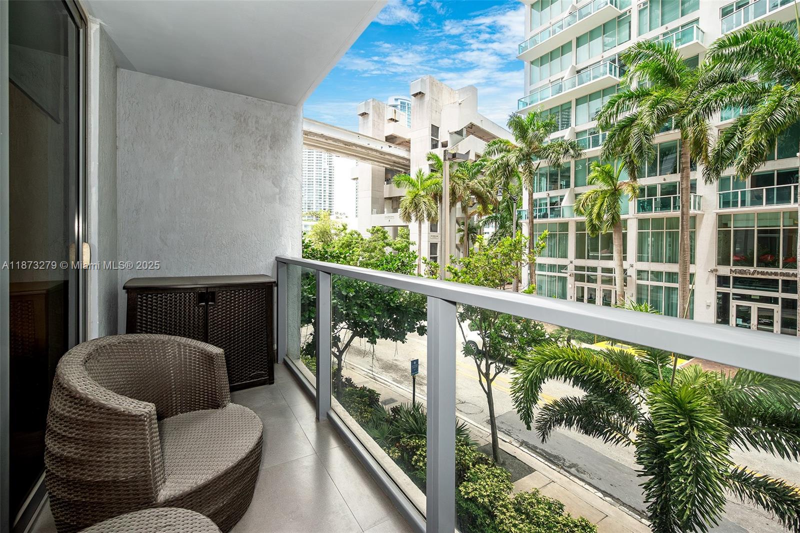 31 SE 6th St #304, Miami FL 33131