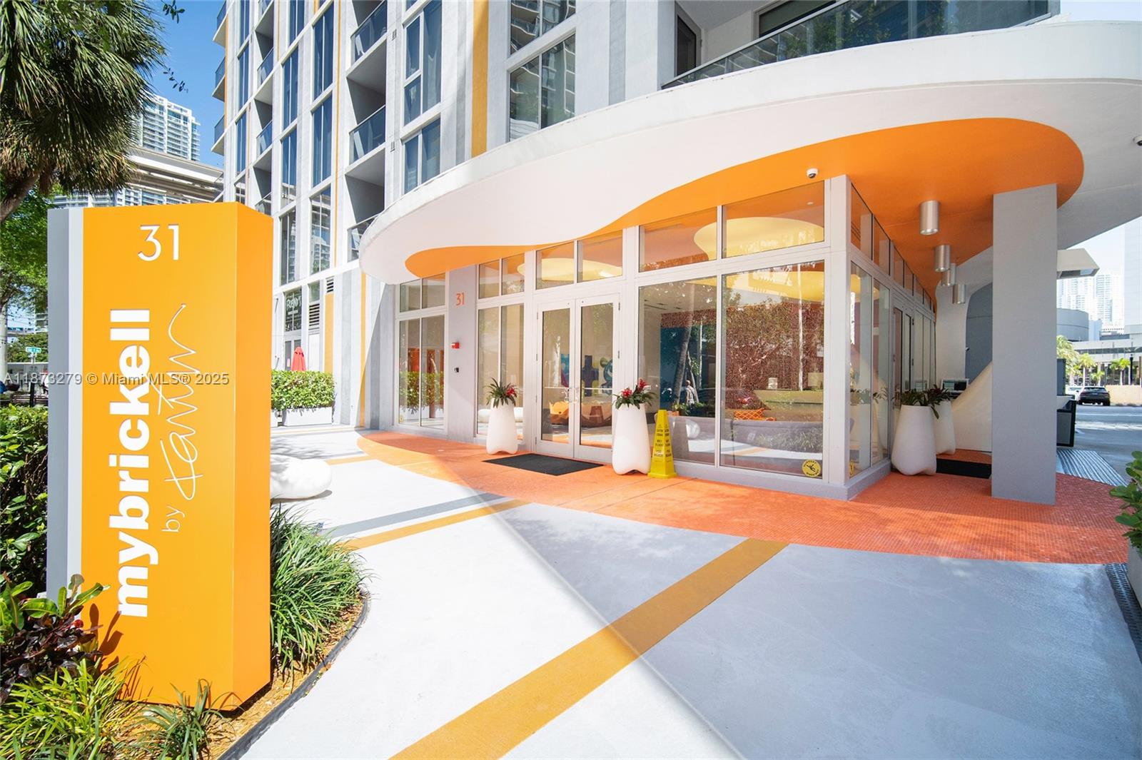 31 SE 6th St #304, Miami FL 33131