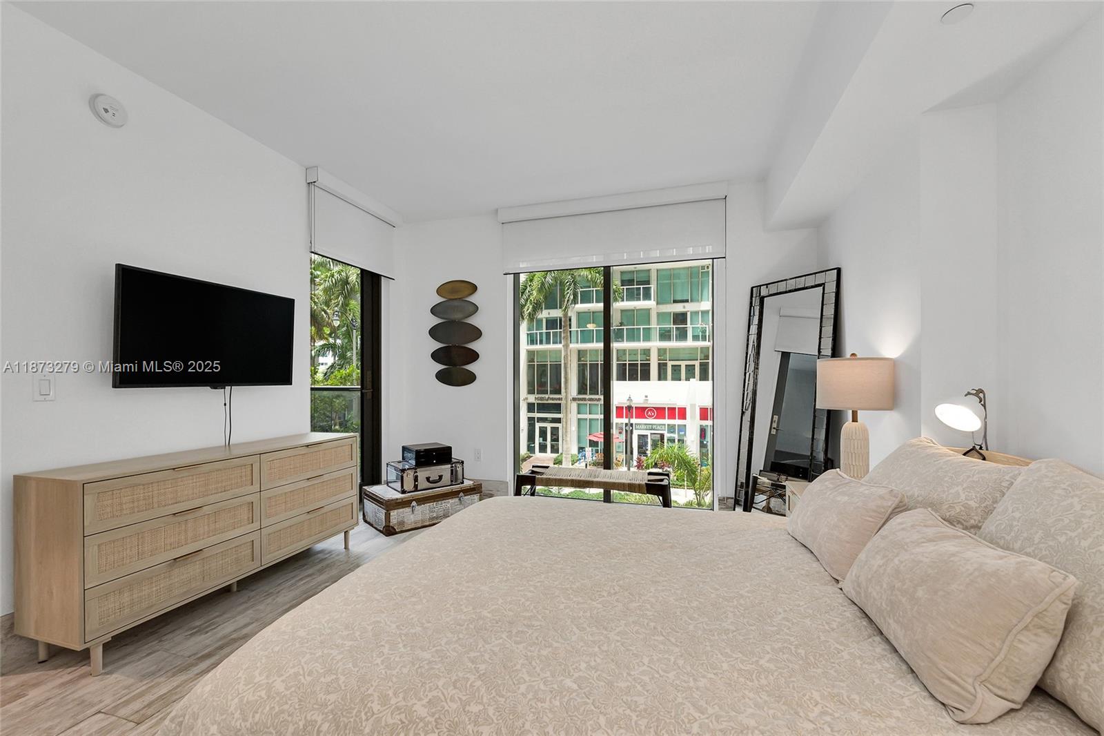 31 SE 6th St #304, Miami FL 33131