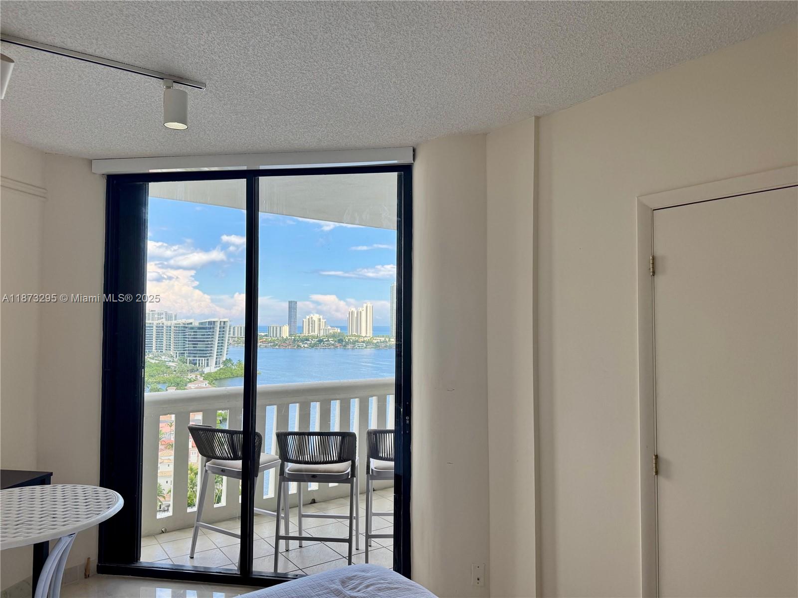 3000 Island Blvd #2004, Aventura FL 33160