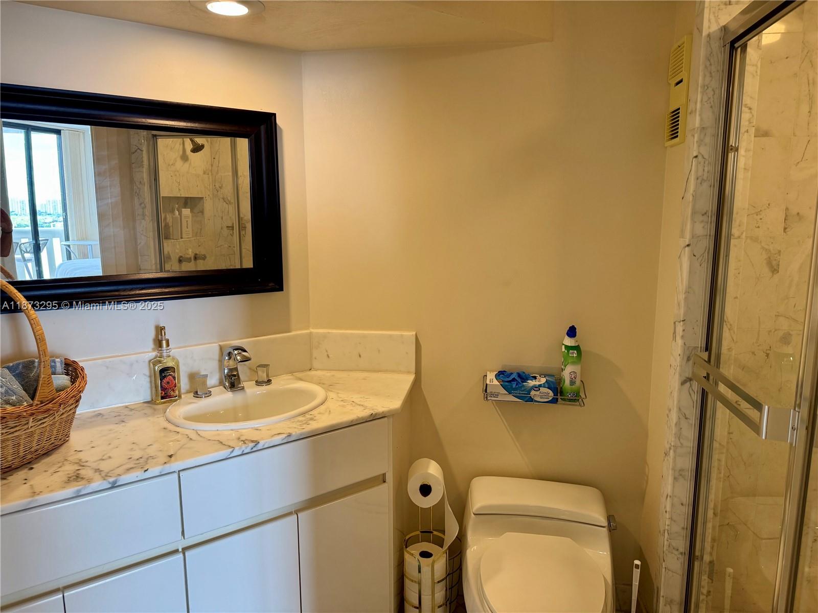 3000 Island Blvd #2004, Aventura FL 33160