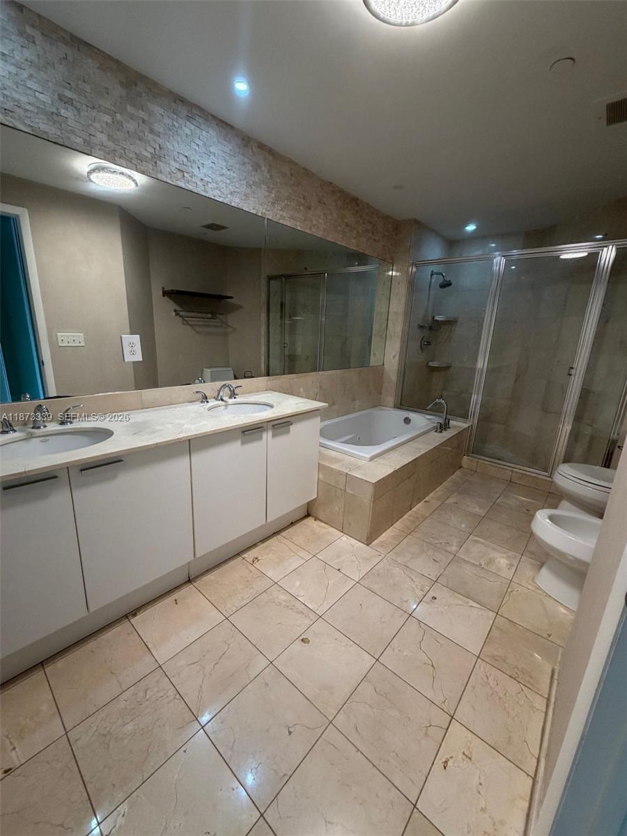 3131 NE 188th St #1-702, Aventura FL 33180
