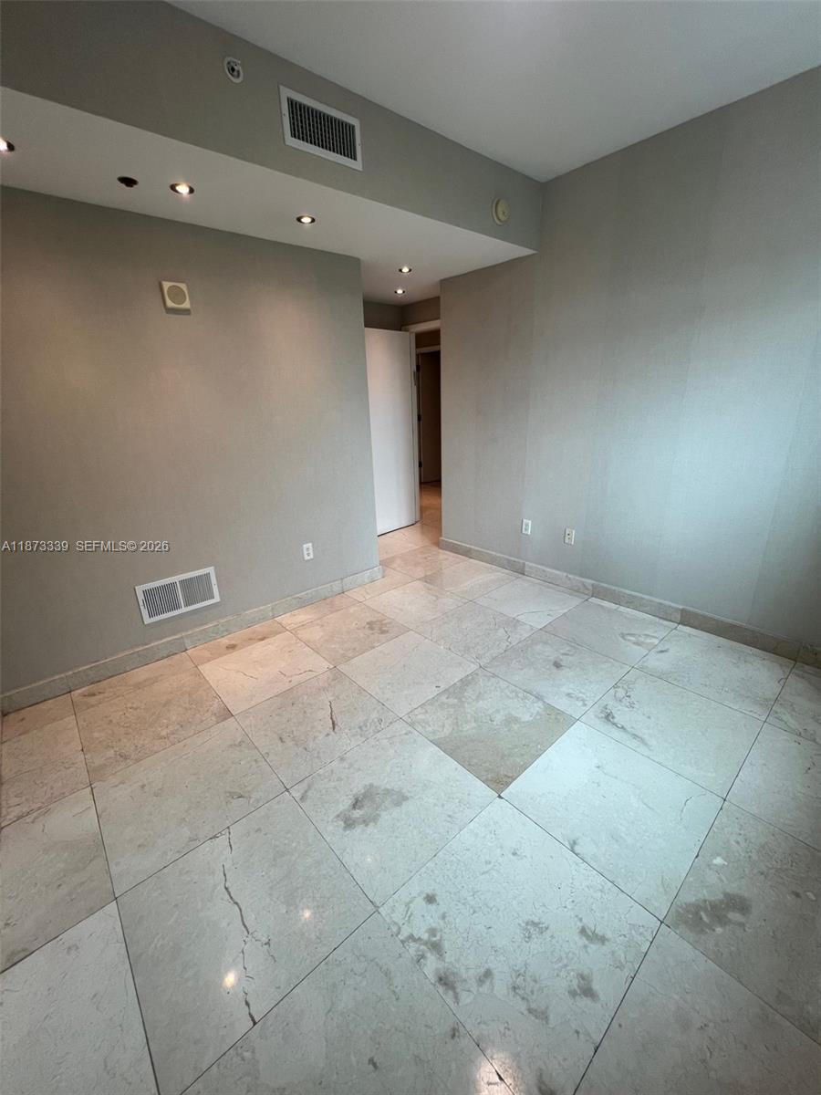 3131 NE 188th St #1-702, Aventura FL 33180