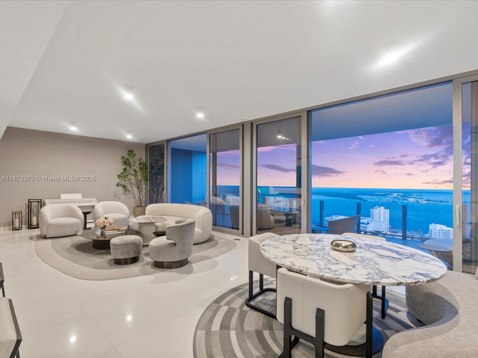 300 Biscayne Boulevard Way #4502E, Miami FL 33131