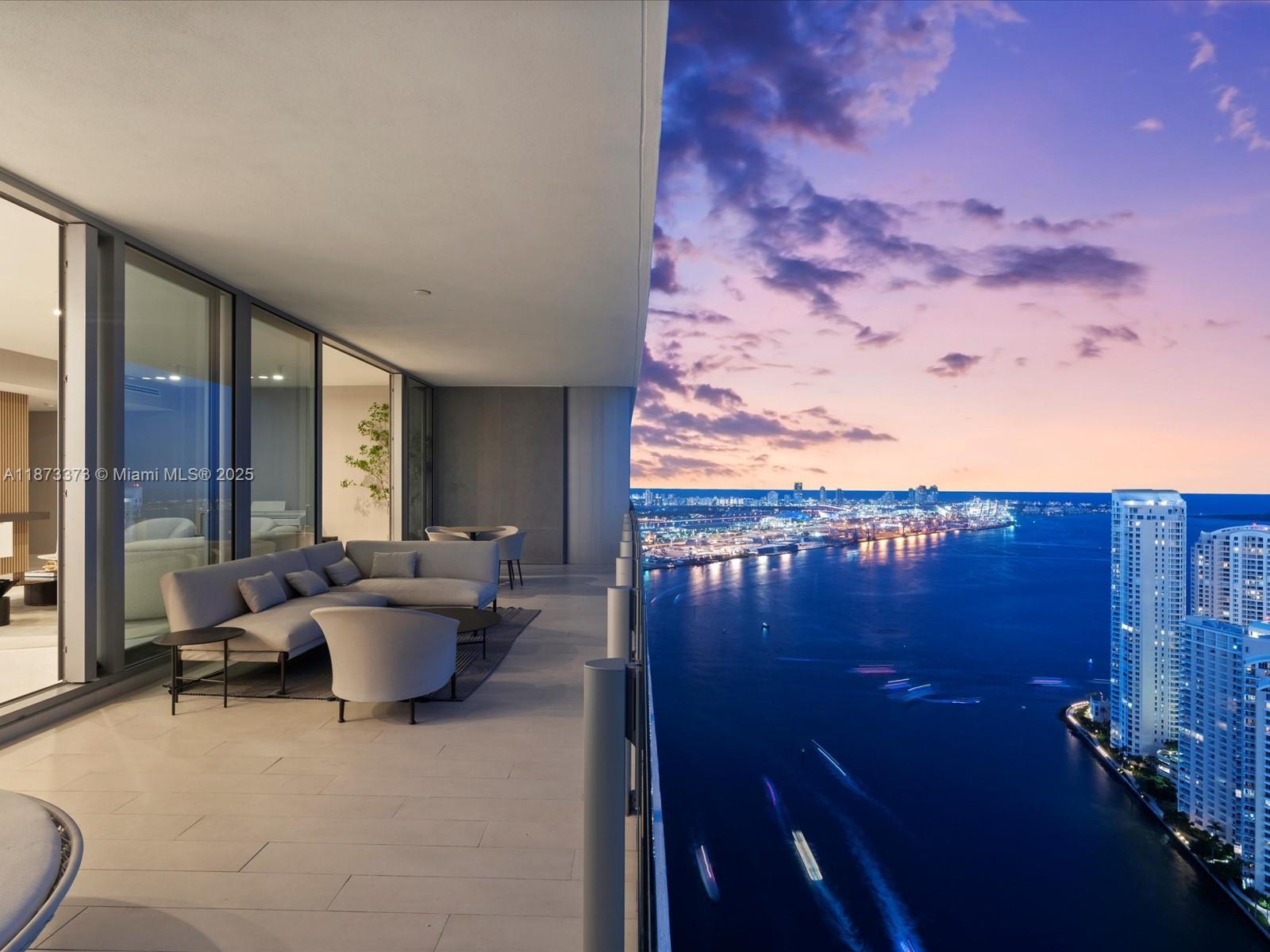 300 Biscayne Boulevard Way #4502E, Miami FL 33131